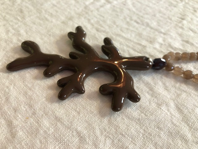 Collar coral