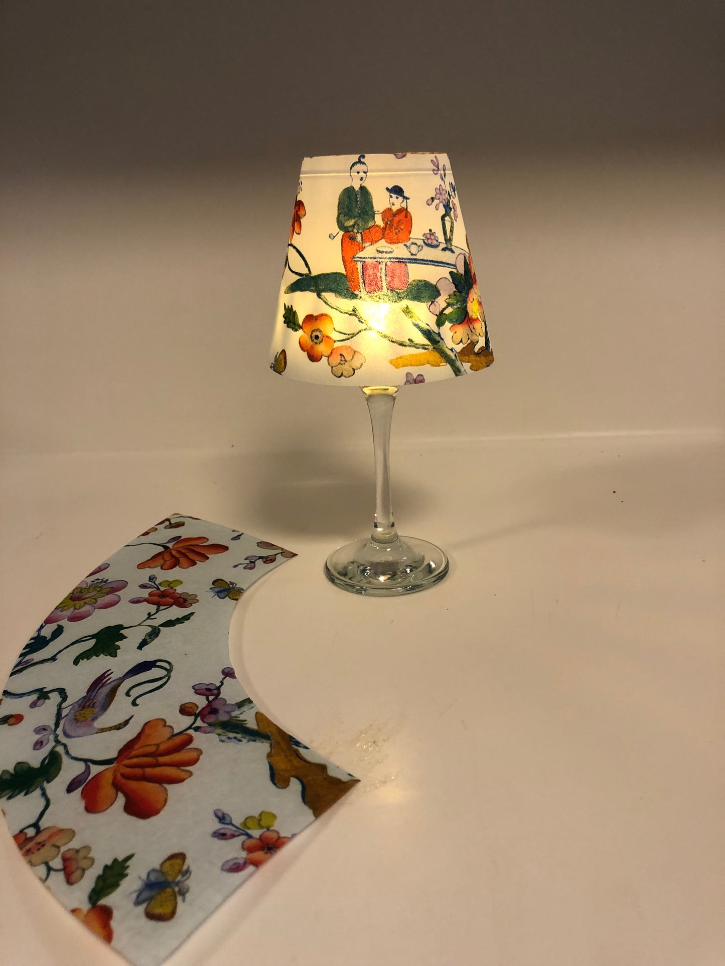 Pantalla para copas estampadas